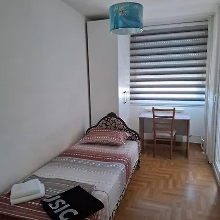 Andi Apartamento *